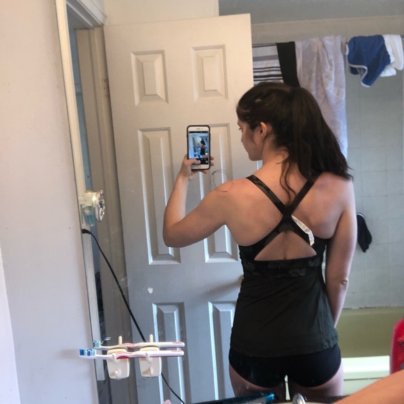 ❌ SOLD ❌ 🍋 Lululemon 🍋 wrap tanks - Picture 5 of 6